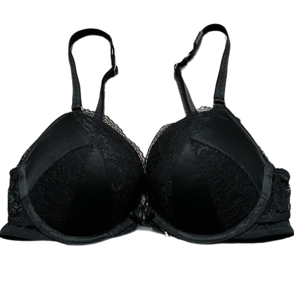 Victoria’s Secret Very sexy Strappy back Push up Padded Satiny bra black 32C